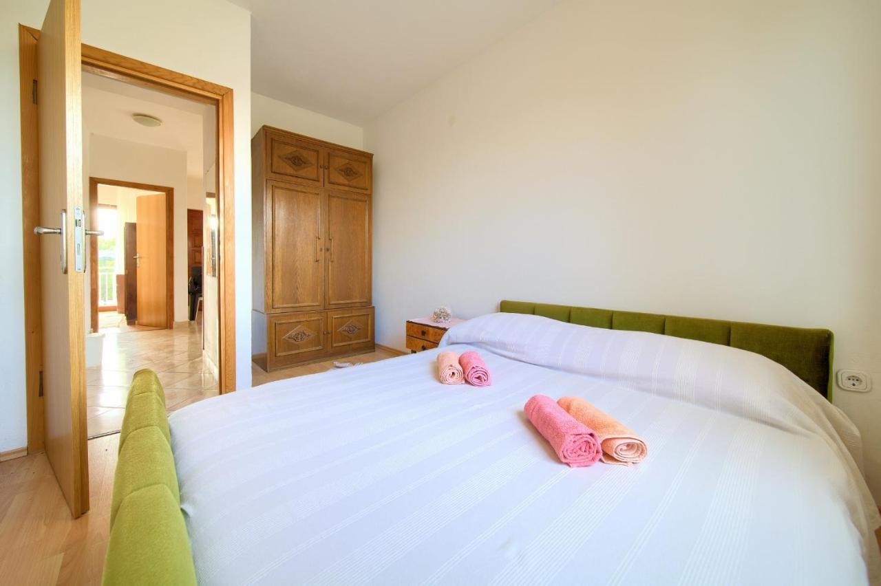 Rasopasno Apartment With Terrace And Private Parking エクステリア 写真